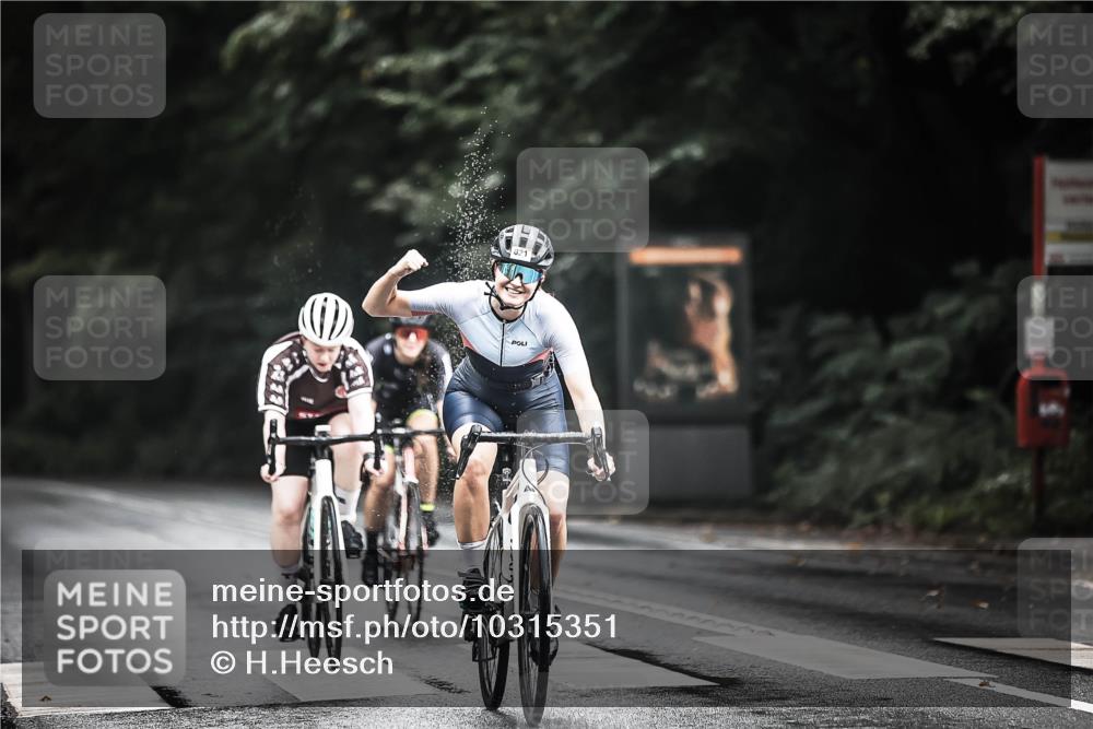 13.09.2026 - Stadtparktriathlon H.Heesch http://msf.ph/oto/10315351 13.09.2026 11:50:40 Radfahren 726, 751, 805, 821, 822, 878, 888, 920, 937 meine-sportfotos.de