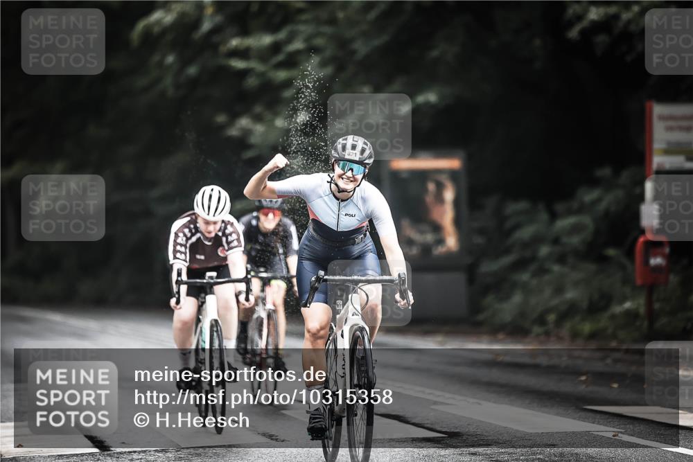 13.09.2026 - Stadtparktriathlon H.Heesch http://msf.ph/oto/10315358 13.09.2026 11:50:41 Radfahren 726, 751, 805, 821, 822, 878, 888, 920 meine-sportfotos.de