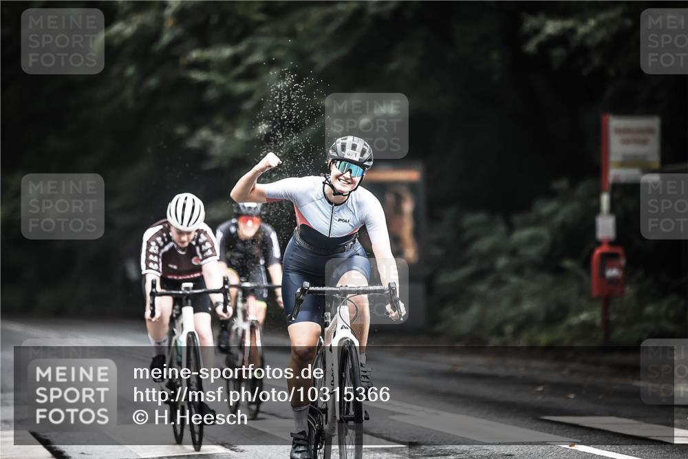 13.09.2026 - Stadtparktriathlon H.Heesch http://msf.ph/oto/10315366 13.09.2026 11:50:41 Radfahren 726, 751, 805, 821, 822, 878, 888, 920 meine-sportfotos.de