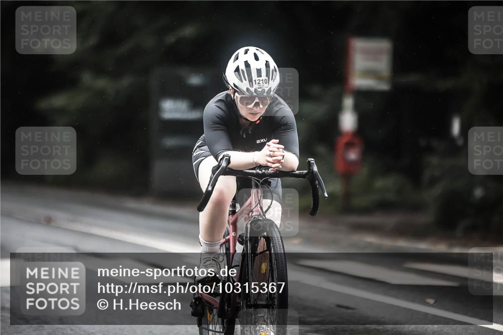 13.09.2026 - Stadtparktriathlon H.Heesch http://msf.ph/oto/10315367 13.09.2026 12:58:10 Radfahren 1116, 1210, 1244, 1263, 1352, 1359, 1385, 1407 meine-sportfotos.de