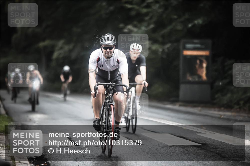 13.09.2026 - Stadtparktriathlon H.Heesch http://msf.ph/oto/10315379 13.09.2026 12:58:13 Radfahren 1210, 1244, 1278, 1352, 1359, 1385, 1420 meine-sportfotos.de