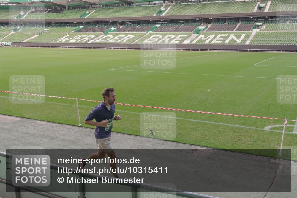 13.09.2026 - 21. swb-Marathon Bremen Michael Burmester http://msf.ph/oto/10315411 13.09.2026 12:50:09 Laufen im Stadion 335, 469, 524, 572, 663, 670, 779, 899, 1510, 1513, 1517, 1605, 1613, 1723, 1748, 1970, 1998, 2052, 2130, 2287, 2288, 2291, 2295, 2347, 2360, 2442, 2444, 2750, 2909, 3043, 3197, 3276, 3330, 3484, 3625, 3647, 3808, 3973, 4023, 4033, 4082, 4247, 4368, 4384, 4559, 4732, 4743, 4852, 4888, 4898, 4990, 5066, 5111, 5155, 5314, 5377, 5383, 5424, 5517, 5532, 5570, 5585, 5594, 5620, 5627, 5636, 5648, 6267, 6471, 6652, 6668, 6692, 6842, 6901, 6906, 7109, 7115, 7121, 7876, 9035, 13091 meine-sportfotos.de