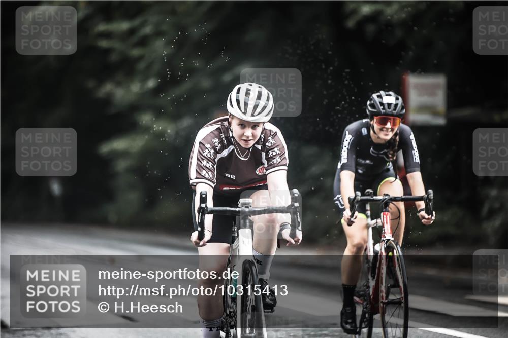 13.09.2026 - Stadtparktriathlon H.Heesch http://msf.ph/oto/10315413 13.09.2026 11:50:42 Radfahren 726, 751, 805, 821, 822, 878, 918, 920 meine-sportfotos.de