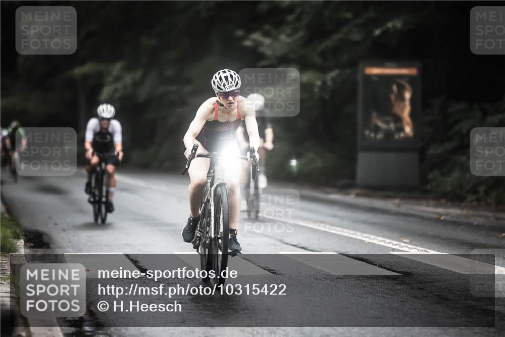 13.09.2026 - Stadtparktriathlon H.Heesch http://msf.ph/oto/10315422 13.09.2026 12:58:16 Radfahren 1210, 1244, 1278, 1352, 1359, 1385, 1420 meine-sportfotos.de