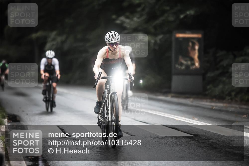 13.09.2026 - Stadtparktriathlon H.Heesch http://msf.ph/oto/10315428 13.09.2026 12:58:16 Radfahren 1210, 1244, 1278, 1352, 1359, 1385, 1420 meine-sportfotos.de