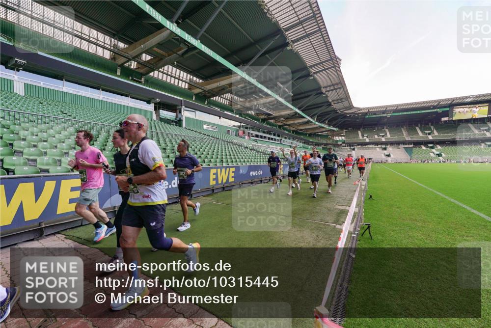13.09.2026 - 21. swb-Marathon Bremen Michael Burmester http://msf.ph/oto/10315445 13.09.2026 13:11:41 Laufen im Stadion 118, 265, 373, 581, 703, 843, 984, 1113, 1226, 1435, 1738, 1849, 1851, 1894, 1936, 1952, 1967, 2202, 2248, 2281, 2284, 2299, 2330, 2333, 2336, 2339, 2342, 2353, 2375, 2377, 2398, 2426, 2432, 2443, 2531, 2589, 2654, 2659, 2669, 2673, 2682, 2784, 2804, 2819, 2822, 2836, 2850, 2907, 2932, 2976, 3026, 3027, 3079, 3082, 3089, 3122, 3143, 3155, 3159, 3174, 3207, 3208, 3308, 3328, 3349, 3352, 3370, 3409, 3410, 3442, 3470, 549, 800 meine-sportfotos.de
