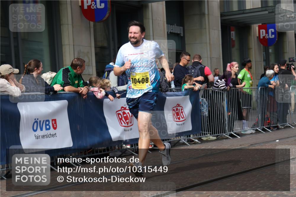 13.09.2026 - 21. swb-Marathon Bremen Strokosch-Dieckow http://msf.ph/oto/10315449 13.09.2026 10:56:59 Ziel 10166, 10226, 10300, 10394, 10517, 10518, 10578, 10687, 10700, 10772, 10969, 11236, 11292, 11365, 11484, 11498, 11609, 11667, 11734, 12037, 12111, 12263, 12372, 12382, 12383, 12400, 12411, 10157, 10408, 10486, 10540, 10610, 10721, 10771, 10824, 10888, 10936, 11000, 11064, 11079, 11328, 11474, 11601, 11872, 11946, 12032, 12284, 12434 meine-sportfotos.de
