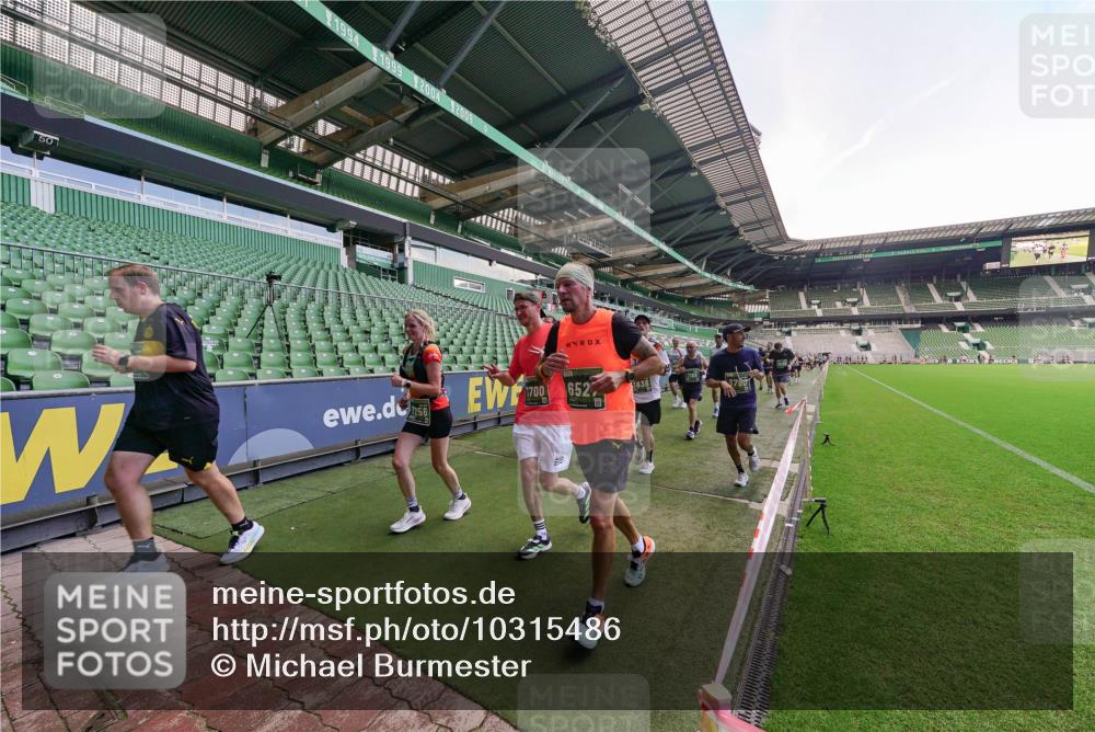13.09.2026 - 21. swb-Marathon Bremen Michael Burmester http://msf.ph/oto/10315486 13.09.2026 13:11:47 Laufen im Stadion 118, 265, 373, 514, 581, 703, 843, 984, 1113, 1226, 1334, 1435, 1738, 1849, 1851, 1894, 1936, 1952, 1967, 2202, 2248, 2281, 2284, 2299, 2330, 2333, 2336, 2339, 2342, 2353, 2375, 2377, 2398, 2426, 2432, 2443, 2505, 2531, 2589, 2654, 2659, 2669, 2673, 2682, 2784, 2804, 2815, 2819, 2822, 2836, 2850, 2907, 2932, 2963, 2966, 2976, 3026, 3027, 3079, 3082, 3089, 3122, 3143, 3155, 3159, 3174, 3207, 3208, 3308, 3328, 3349, 3352, 3370, 3409, 3410, 3442, 3470, 549, 800 meine-sportfotos.de