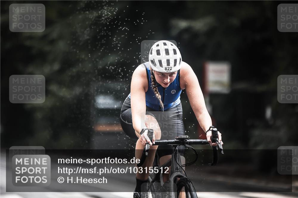 13.09.2026 - Stadtparktriathlon H.Heesch http://msf.ph/oto/10315512 13.09.2026 11:50:46 Radfahren 726, 805, 821, 822, 833, 836, 918 meine-sportfotos.de