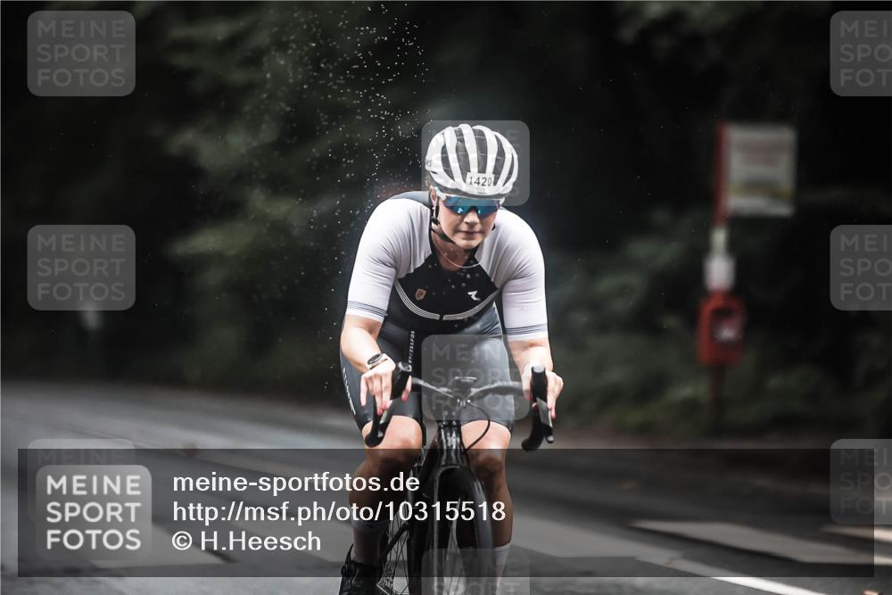 13.09.2026 - Stadtparktriathlon H.Heesch http://msf.ph/oto/10315518 13.09.2026 12:58:18 Radfahren 1244, 1278, 1281, 1352, 1359, 1385, 1420 meine-sportfotos.de