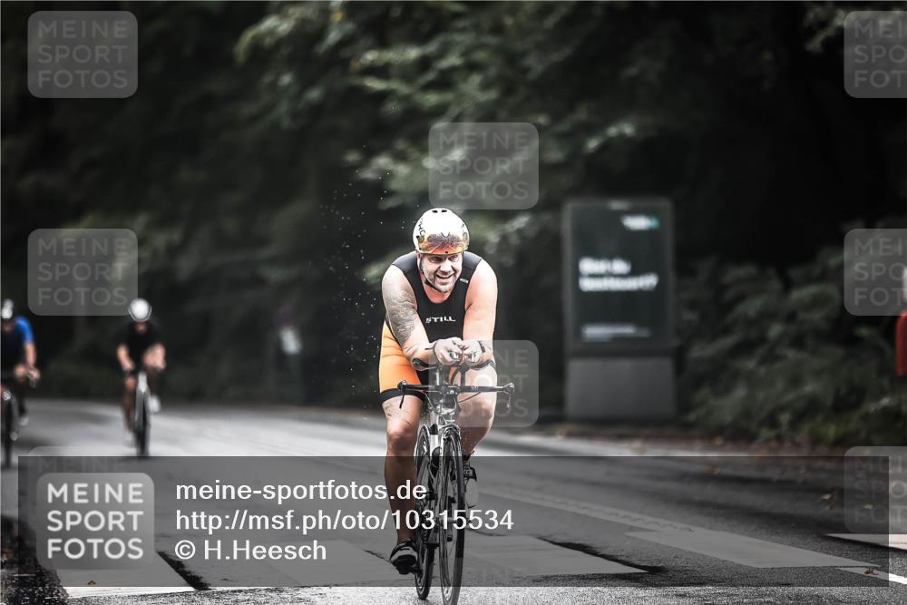 13.09.2026 - Stadtparktriathlon H.Heesch http://msf.ph/oto/10315534 13.09.2026 11:50:48 Radfahren 726, 805, 822, 833, 836, 918 meine-sportfotos.de