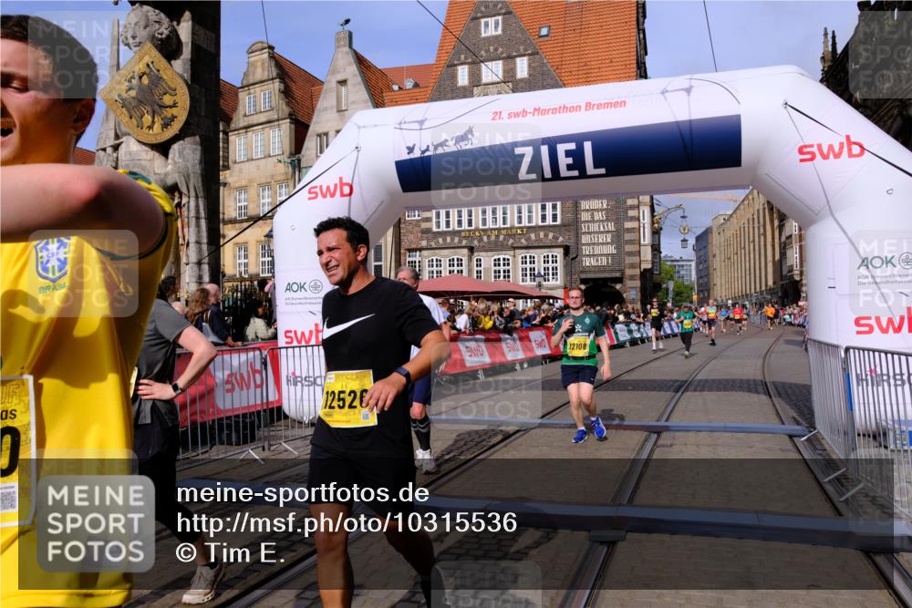 13.09.2026 - 21. swb-Marathon Bremen Tim E. http://msf.ph/oto/10315536 13.09.2026 10:56:03 Ziel 10243, 10297, 10374, 10379, 10423, 10529, 10550, 10703, 10809, 10881, 10952, 11377, 11510, 11557, 11862, 12108, 12125, 12143, 12150, 12188 meine-sportfotos.de