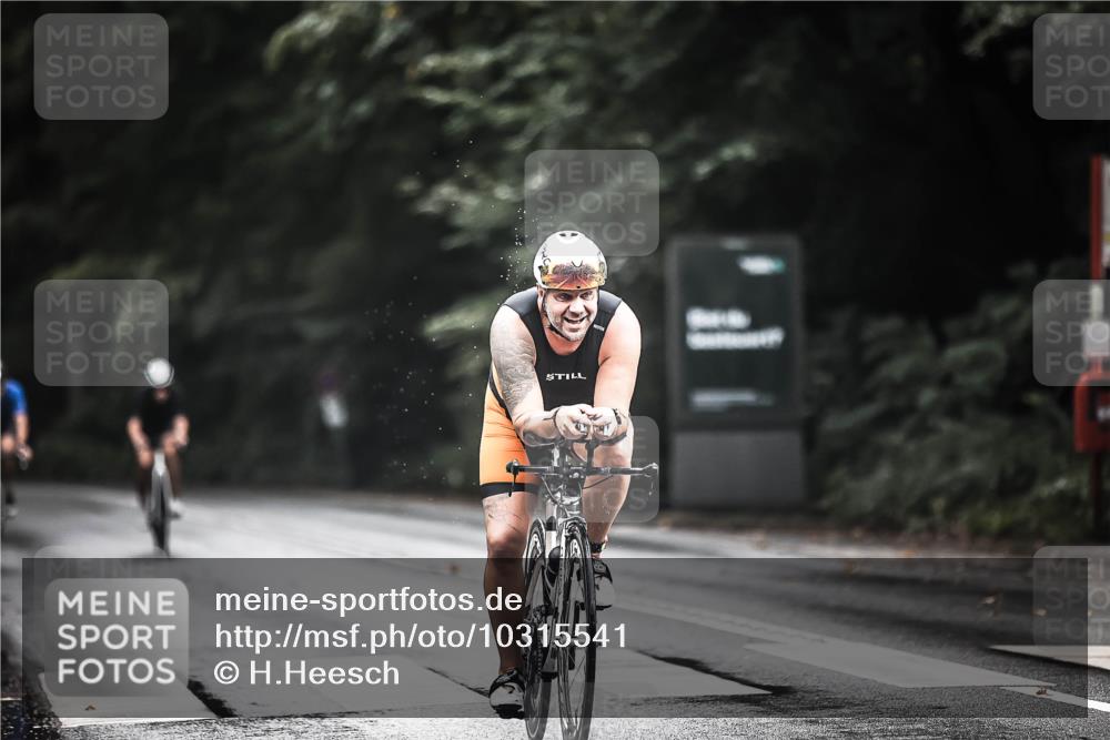 13.09.2026 - Stadtparktriathlon H.Heesch http://msf.ph/oto/10315541 13.09.2026 11:50:48 Radfahren 726, 805, 822, 833, 836, 918 meine-sportfotos.de