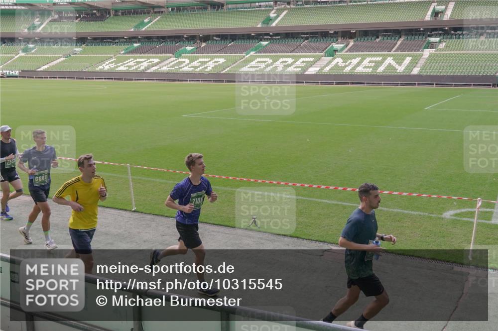 13.09.2026 - 21. swb-Marathon Bremen Michael Burmester http://msf.ph/oto/10315545 13.09.2026 12:50:17 Laufen im Stadion 335, 469, 524, 572, 663, 670, 771, 779, 899, 1510, 1513, 1517, 1605, 1613, 1723, 1748, 1970, 1998, 2052, 2130, 2287, 2288, 2291, 2295, 2347, 2360, 2442, 2444, 2750, 2909, 3043, 3197, 3330, 3484, 3625, 3647, 3808, 3959, 3973, 4023, 4033, 4082, 4247, 4368, 4384, 4473, 4559, 4743, 4852, 4888, 4898, 4990, 5066, 5111, 5155, 5314, 5377, 5383, 5424, 5517, 5532, 5570, 5585, 5594, 5620, 5627, 5636, 5648, 5696, 6267, 6471, 6652, 6668, 6692, 6842, 6901, 6906, 7109, 7115, 7121 meine-sportfotos.de