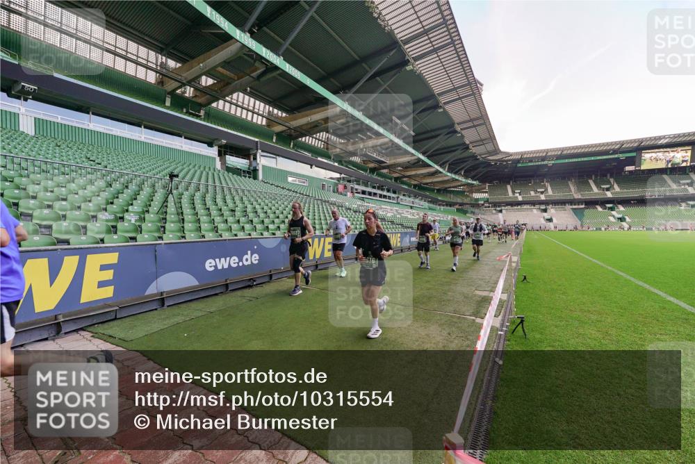 13.09.2026 - 21. swb-Marathon Bremen Michael Burmester http://msf.ph/oto/10315554 13.09.2026 13:11:55 Laufen im Stadion 118, 265, 373, 514, 581, 703, 843, 984, 1113, 1226, 1286, 1334, 1435, 1738, 1849, 1851, 1936, 1952, 1967, 2005, 2248, 2281, 2299, 2330, 2333, 2336, 2342, 2353, 2375, 2377, 2398, 2426, 2432, 2443, 2505, 2531, 2589, 2654, 2659, 2669, 2673, 2765, 2784, 2804, 2815, 2819, 2822, 2836, 2850, 2895, 2907, 2963, 2966, 2976, 3026, 3027, 3079, 3082, 3143, 3155, 3159, 3174, 3207, 3208, 3308, 3328, 3349, 3352, 3370, 3409, 3442, 3470, 549, 800 meine-sportfotos.de