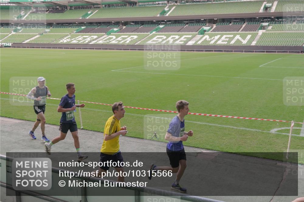 13.09.2026 - 21. swb-Marathon Bremen Michael Burmester http://msf.ph/oto/10315566 13.09.2026 12:50:18 Laufen im Stadion 335, 469, 524, 572, 663, 670, 771, 779, 899, 1510, 1513, 1517, 1605, 1613, 1723, 1748, 1970, 1998, 2052, 2130, 2287, 2288, 2291, 2295, 2347, 2360, 2442, 2444, 2750, 2909, 3043, 3197, 3330, 3484, 3625, 3647, 3808, 3959, 3973, 4023, 4033, 4247, 4368, 4384, 4473, 4559, 4743, 4852, 4888, 4898, 4990, 5066, 5111, 5155, 5314, 5377, 5383, 5517, 5532, 5570, 5585, 5594, 5620, 5627, 5636, 5648, 5696, 6267, 6471, 6652, 6668, 6692, 6842, 6901, 6906, 7109, 7115, 7121 meine-sportfotos.de