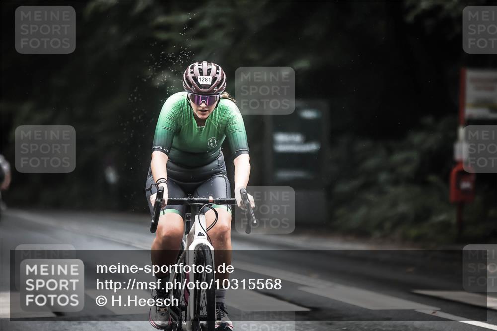 13.09.2026 - Stadtparktriathlon H.Heesch http://msf.ph/oto/10315568 13.09.2026 12:58:23 Radfahren 1237, 1278, 1281, 1336, 1420 meine-sportfotos.de