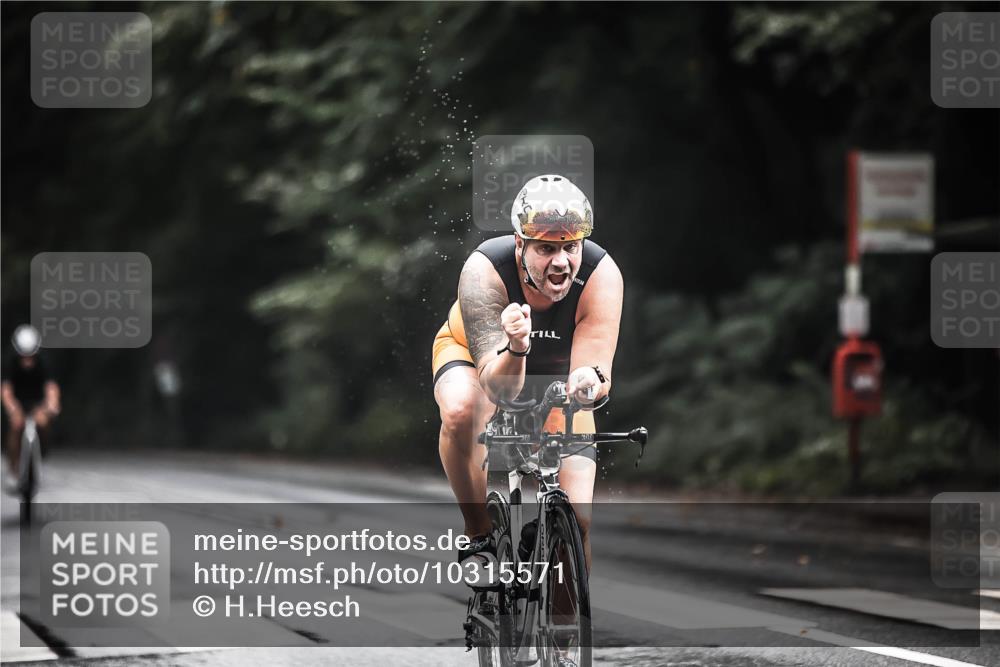 13.09.2026 - Stadtparktriathlon H.Heesch http://msf.ph/oto/10315571 13.09.2026 11:50:48 Radfahren 726, 805, 822, 833, 836, 918 meine-sportfotos.de