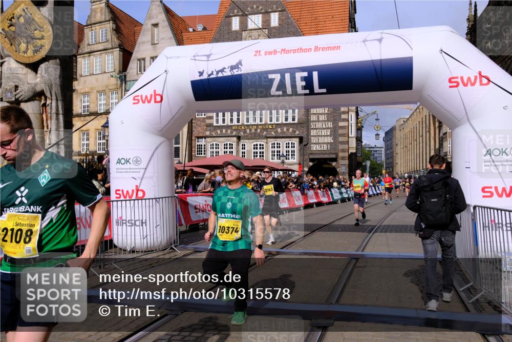 13.09.2026 - 21. swb-Marathon Bremen Tim E. http://msf.ph/oto/10315578 13.09.2026 10:56:07 Ziel 10243, 10374, 10423, 10550, 10690, 10703, 10809, 10952, 11510, 11972, 12061, 12108, 12125, 12143, 12188, 12484 meine-sportfotos.de