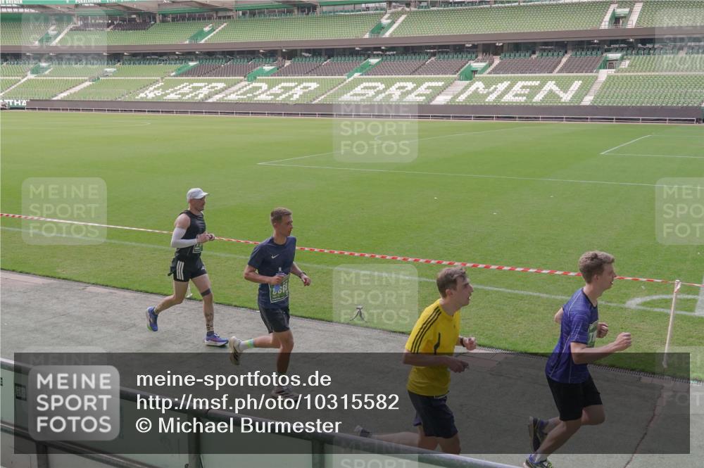 13.09.2026 - 21. swb-Marathon Bremen Michael Burmester http://msf.ph/oto/10315582 13.09.2026 12:50:18 Laufen im Stadion 335, 469, 524, 572, 663, 670, 771, 779, 899, 1510, 1513, 1517, 1605, 1613, 1723, 1748, 1970, 1998, 2052, 2130, 2287, 2288, 2291, 2295, 2347, 2360, 2442, 2444, 2750, 2909, 3043, 3197, 3330, 3484, 3625, 3647, 3808, 3959, 3973, 4023, 4033, 4247, 4368, 4384, 4473, 4559, 4743, 4852, 4888, 4898, 4990, 5066, 5111, 5155, 5314, 5377, 5383, 5517, 5532, 5570, 5585, 5594, 5620, 5627, 5636, 5648, 5696, 6267, 6471, 6652, 6668, 6692, 6842, 6901, 6906, 7109, 7115, 7121 meine-sportfotos.de