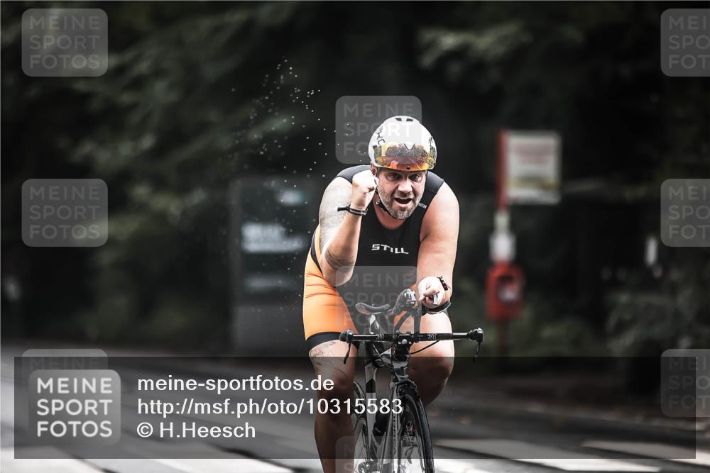 13.09.2026 - Stadtparktriathlon H.Heesch http://msf.ph/oto/10315583 13.09.2026 11:50:49 Radfahren 822, 833, 836, 918 meine-sportfotos.de