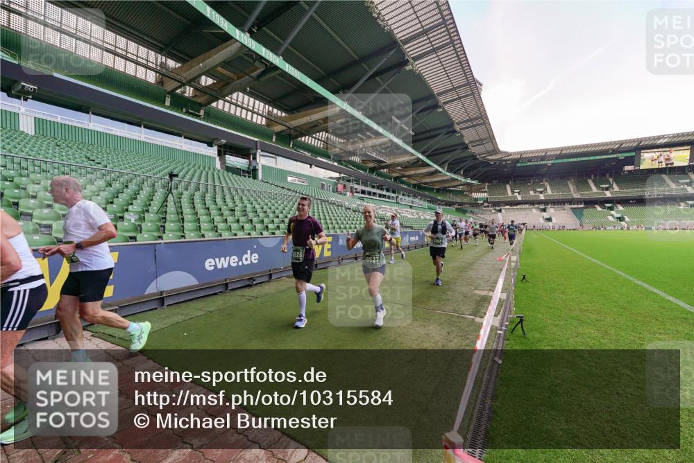 13.09.2026 - 21. swb-Marathon Bremen Michael Burmester http://msf.ph/oto/10315584 13.09.2026 13:11:57 Laufen im Stadion 118, 265, 373, 514, 581, 703, 843, 984, 1113, 1226, 1286, 1334, 1435, 1738, 1849, 1851, 1936, 1952, 1967, 2005, 2248, 2281, 2299, 2330, 2333, 2336, 2353, 2375, 2377, 2398, 2426, 2432, 2443, 2505, 2531, 2589, 2654, 2659, 2669, 2673, 2765, 2784, 2804, 2815, 2819, 2822, 2836, 2850, 2895, 2907, 2963, 2966, 2975, 2976, 3026, 3027, 3079, 3082, 3143, 3155, 3159, 3174, 3207, 3208, 3308, 3328, 3349, 3352, 3370, 3409, 3434, 3442, 3470, 549, 800 meine-sportfotos.de