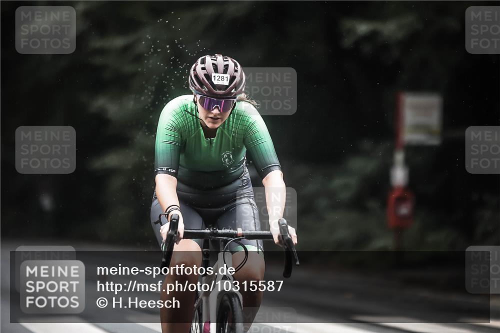 13.09.2026 - Stadtparktriathlon H.Heesch http://msf.ph/oto/10315587 13.09.2026 12:58:23 Radfahren 1237, 1278, 1281, 1336, 1420 meine-sportfotos.de
