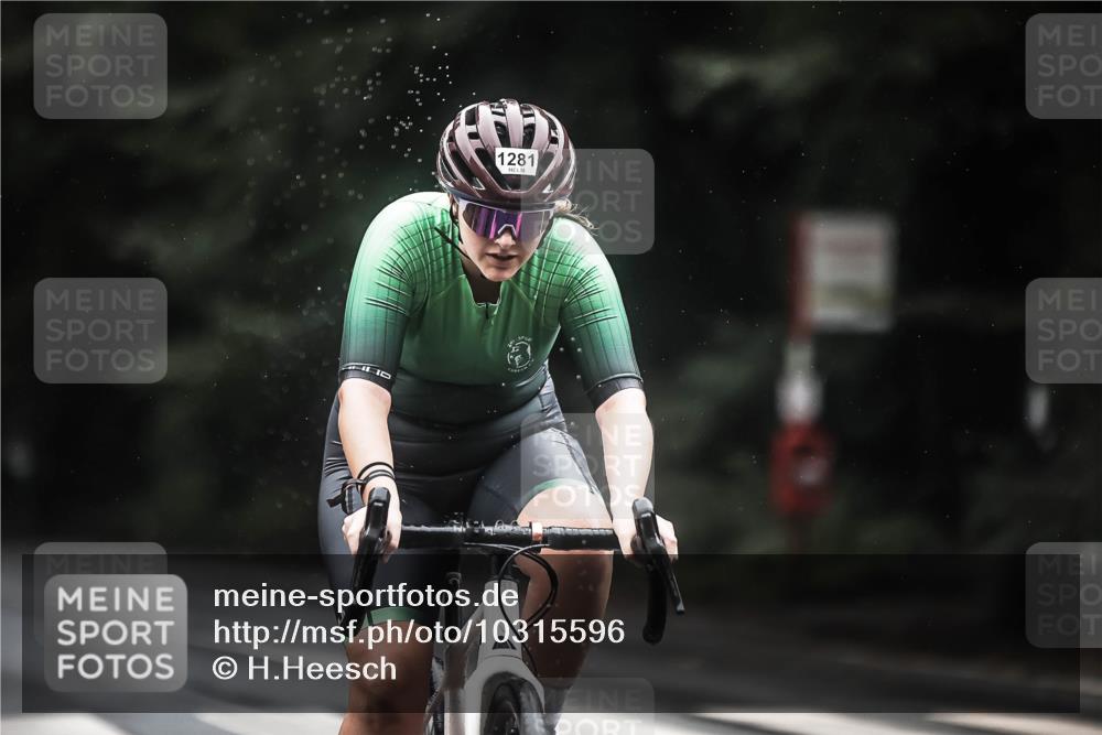13.09.2026 - Stadtparktriathlon H.Heesch http://msf.ph/oto/10315596 13.09.2026 12:58:24 Radfahren 1212, 1237, 1281, 1336 meine-sportfotos.de