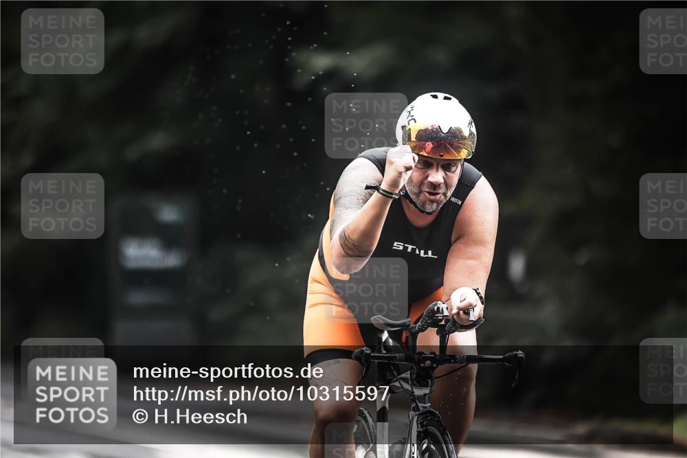 13.09.2026 - Stadtparktriathlon H.Heesch http://msf.ph/oto/10315597 13.09.2026 11:50:49 Radfahren 822, 833, 836, 918 meine-sportfotos.de