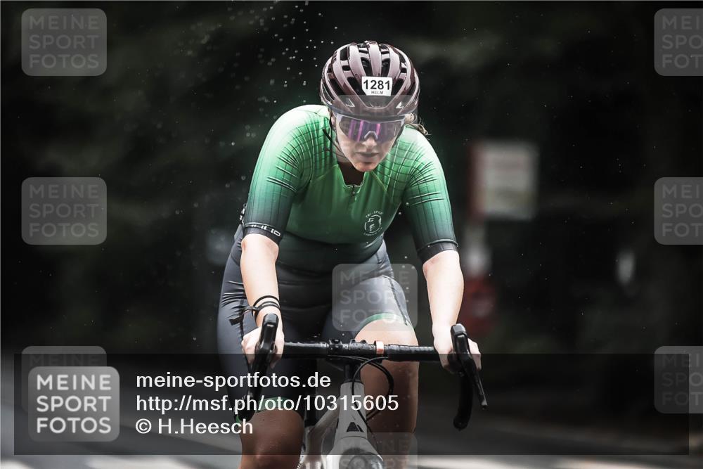 13.09.2026 - Stadtparktriathlon H.Heesch http://msf.ph/oto/10315605 13.09.2026 12:58:24 Radfahren 1212, 1237, 1281, 1336 meine-sportfotos.de