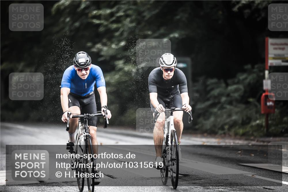 13.09.2026 - Stadtparktriathlon H.Heesch http://msf.ph/oto/10315619 13.09.2026 11:50:51 Radfahren 822, 833, 836, 847, 918 meine-sportfotos.de