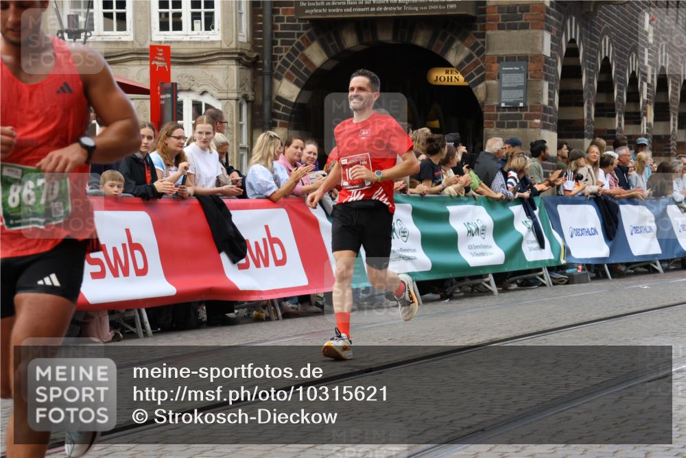 13.09.2026 - 21. swb-Marathon Bremen Strokosch-Dieckow http://msf.ph/oto/10315621 13.09.2026 13:06:12 Ziel 1017, 1745, 1879, 2538, 3520, 4157, 4712, 5803, 6025, 6058, 7399, 8334, 8706, 8877, 8973, 8983, 9010, 9918, 474, 1901, 7590, 8621, 9934, 13148 meine-sportfotos.de