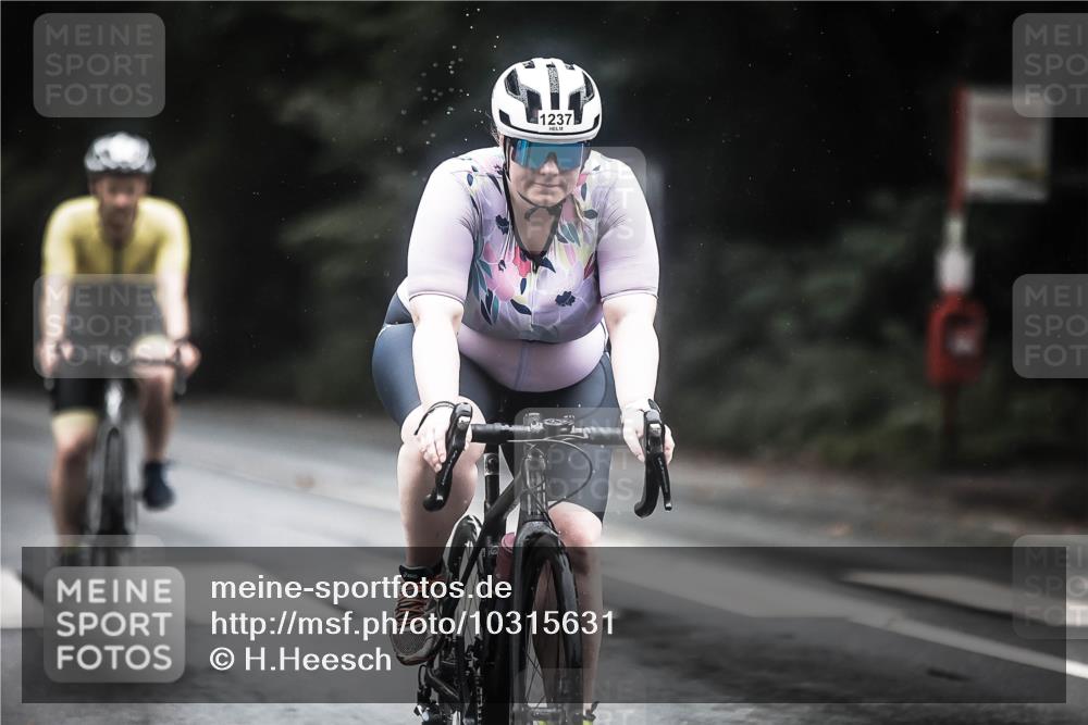 13.09.2026 - Stadtparktriathlon H.Heesch http://msf.ph/oto/10315631 13.09.2026 12:58:29 Radfahren 1212, 1237, 1281, 1295, 1312, 1336, 1383 meine-sportfotos.de