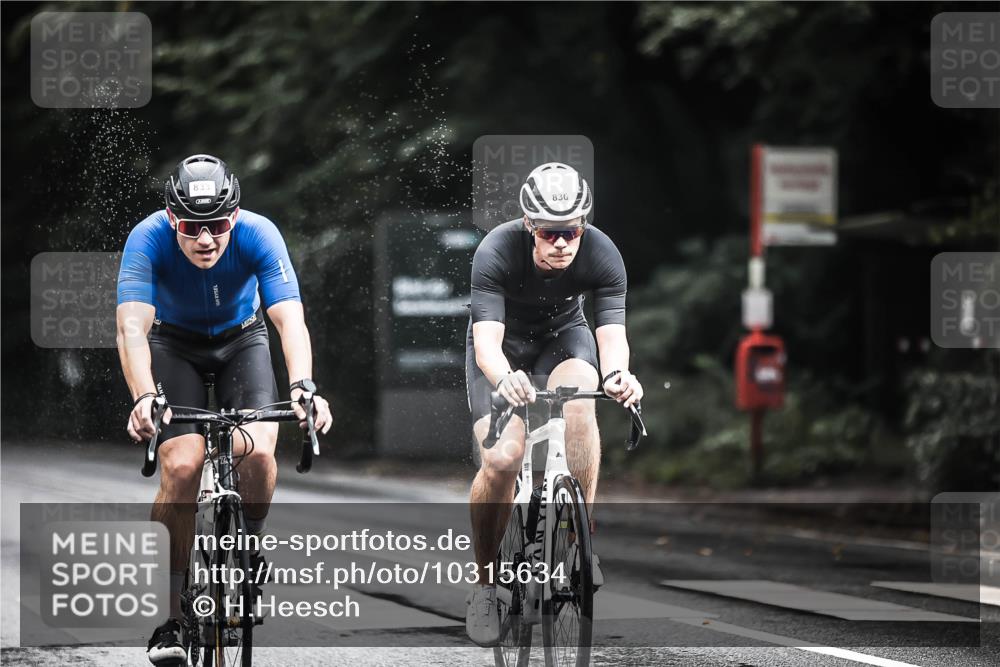 13.09.2026 - Stadtparktriathlon H.Heesch http://msf.ph/oto/10315634 13.09.2026 11:50:51 Radfahren 822, 833, 836, 847, 918 meine-sportfotos.de