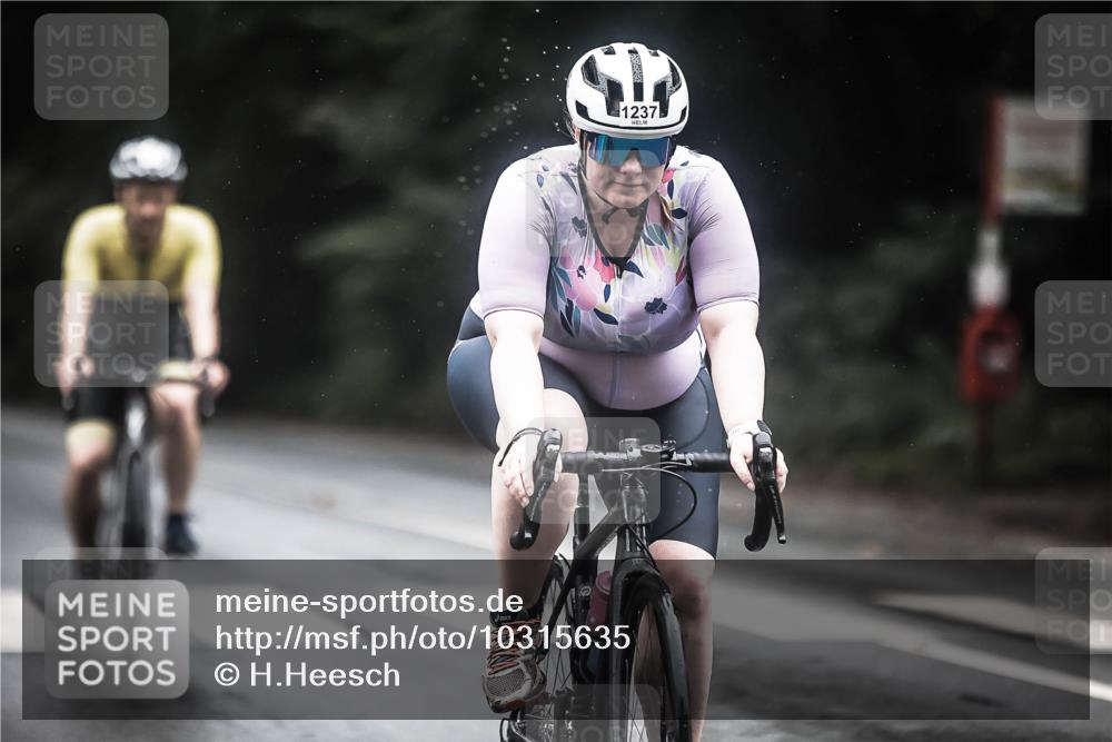 13.09.2026 - Stadtparktriathlon H.Heesch http://msf.ph/oto/10315635 13.09.2026 12:58:29 Radfahren 1212, 1237, 1281, 1295, 1312, 1336, 1383 meine-sportfotos.de