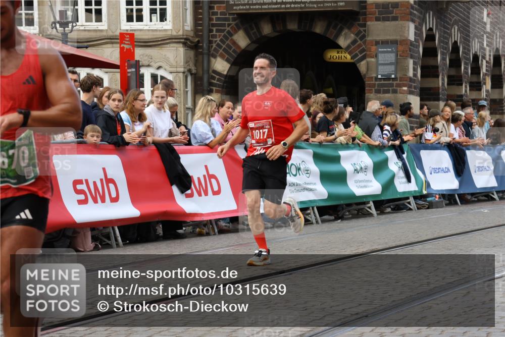 13.09.2026 - 21. swb-Marathon Bremen Strokosch-Dieckow http://msf.ph/oto/10315639 13.09.2026 13:06:12 Ziel 1017, 1745, 1879, 2538, 3520, 4157, 4712, 5803, 6025, 6058, 7399, 8334, 8706, 8877, 8973, 8983, 9010, 9918, 474, 1901, 7590, 8621, 9934, 13148 meine-sportfotos.de