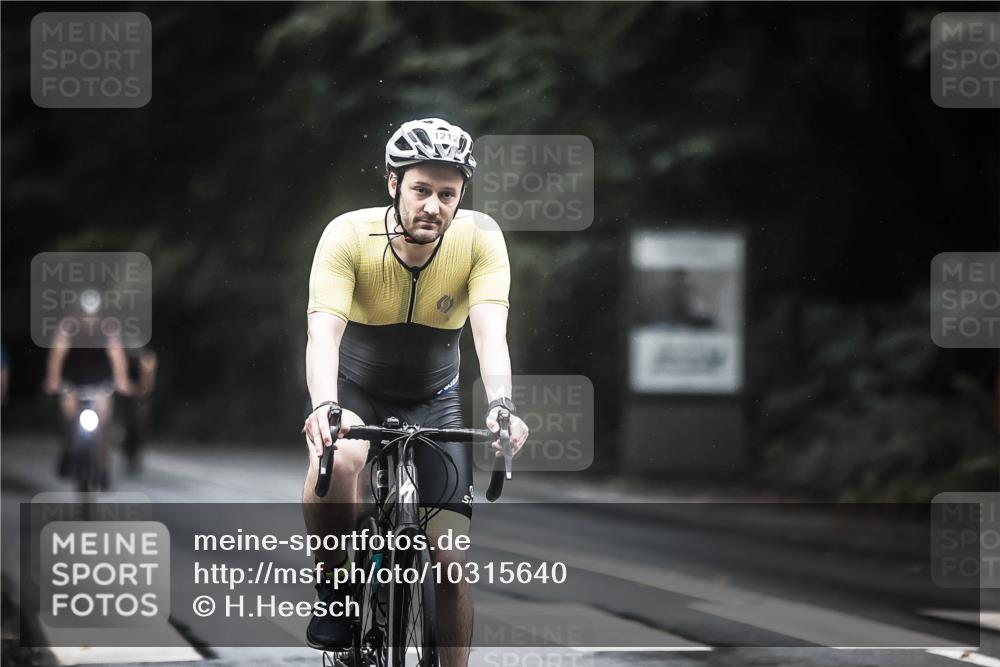13.09.2026 - Stadtparktriathlon H.Heesch http://msf.ph/oto/10315640 13.09.2026 12:58:30 Radfahren 1212, 1237, 1295, 1300, 1312, 1336, 1383 meine-sportfotos.de