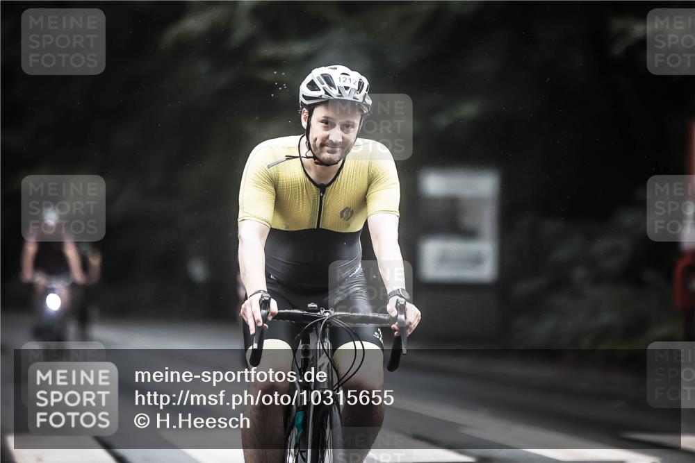 13.09.2026 - Stadtparktriathlon H.Heesch http://msf.ph/oto/10315655 13.09.2026 12:58:30 Radfahren 1212, 1237, 1295, 1300, 1312, 1336, 1383 meine-sportfotos.de