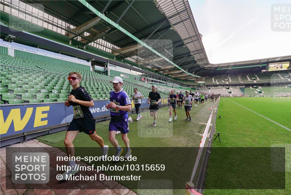 13.09.2026 - 21. swb-Marathon Bremen Michael Burmester http://msf.ph/oto/10315659 13.09.2026 13:12:06 Laufen im Stadion 118, 265, 373, 514, 581, 703, 843, 984, 1113, 1226, 1286, 1334, 1435, 1849, 1851, 1936, 1952, 2005, 2248, 2264, 2281, 2299, 2330, 2333, 2336, 2353, 2375, 2377, 2398, 2426, 2432, 2443, 2478, 2505, 2531, 2589, 2659, 2669, 2673, 2684, 2765, 2784, 2804, 2815, 2822, 2836, 2850, 2860, 2895, 2907, 2963, 2966, 2975, 2976, 3026, 3027, 3079, 3082, 3143, 3155, 3159, 3174, 3207, 3293, 3308, 3328, 3349, 3352, 3409, 3434, 3442, 3470, 549, 800 meine-sportfotos.de