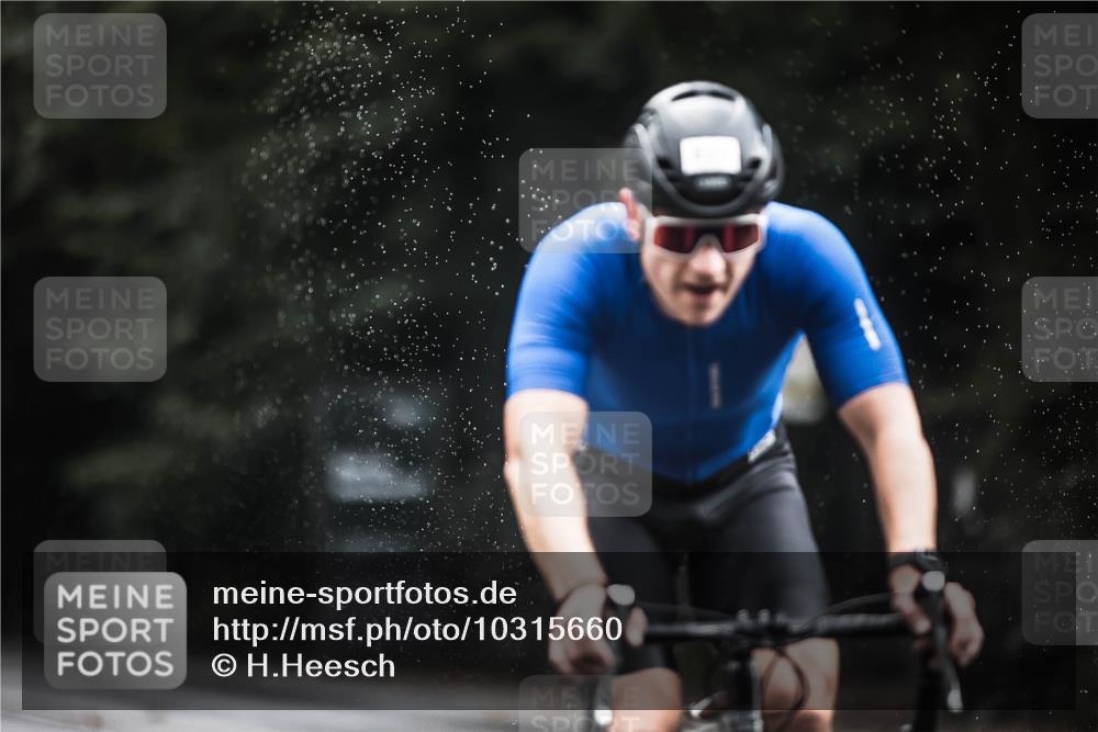 13.09.2026 - Stadtparktriathlon H.Heesch http://msf.ph/oto/10315660 13.09.2026 11:50:52 Radfahren 822, 833, 836, 847, 918, 923 meine-sportfotos.de
