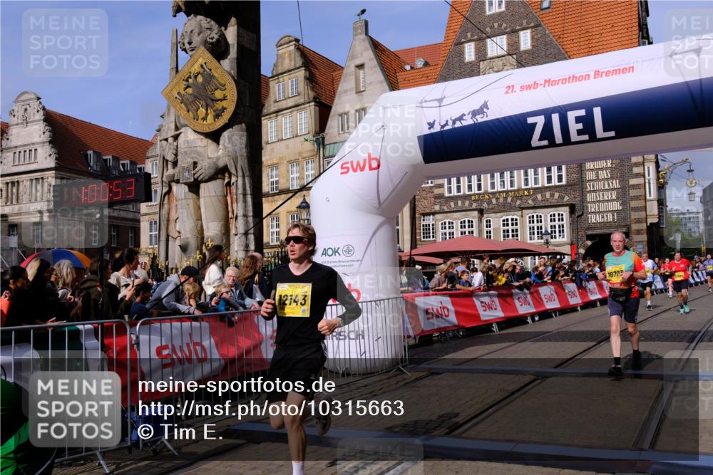 13.09.2026 - 21. swb-Marathon Bremen Tim E. http://msf.ph/oto/10315663 13.09.2026 10:56:09 Ziel 10243, 10374, 10423, 10550, 10690, 10703, 10809, 10952, 11510, 11972, 12061, 12108, 12125, 12143, 12188, 12484, 13565 meine-sportfotos.de