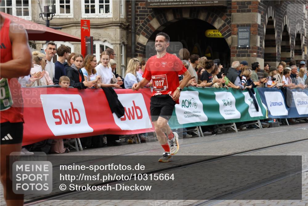 13.09.2026 - 21. swb-Marathon Bremen Strokosch-Dieckow http://msf.ph/oto/10315664 13.09.2026 13:06:12 Ziel 1017, 1745, 1879, 2538, 3520, 4157, 4712, 5803, 6025, 6058, 7399, 8334, 8706, 8877, 8973, 8983, 9010, 9918, 474, 1901, 7590, 8621, 9934, 13148 meine-sportfotos.de