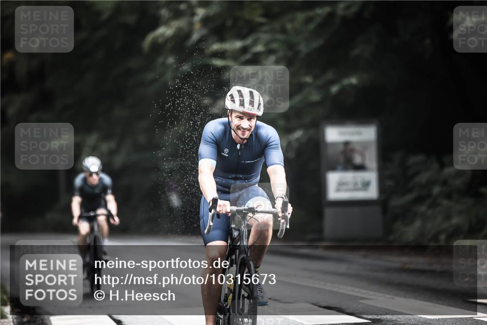 13.09.2026 - Stadtparktriathlon H.Heesch http://msf.ph/oto/10315673 13.09.2026 11:50:56 Radfahren 833, 836, 847, 923 meine-sportfotos.de