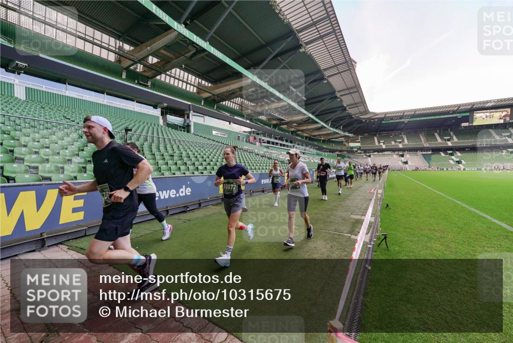 13.09.2026 - 21. swb-Marathon Bremen Michael Burmester http://msf.ph/oto/10315675 13.09.2026 13:12:07 Laufen im Stadion 118, 265, 373, 514, 581, 703, 843, 984, 1113, 1226, 1286, 1334, 1435, 1849, 1851, 1936, 1952, 2005, 2248, 2264, 2281, 2299, 2330, 2336, 2353, 2375, 2377, 2398, 2426, 2443, 2478, 2505, 2531, 2589, 2659, 2669, 2673, 2684, 2765, 2784, 2804, 2815, 2822, 2836, 2850, 2860, 2895, 2907, 2963, 2966, 2975, 2976, 3026, 3027, 3079, 3082, 3143, 3155, 3159, 3174, 3207, 3293, 3308, 3328, 3349, 3352, 3409, 3434, 3442, 549, 800 meine-sportfotos.de