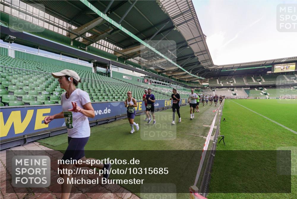 13.09.2026 - 21. swb-Marathon Bremen Michael Burmester http://msf.ph/oto/10315685 13.09.2026 13:12:08 Laufen im Stadion 118, 265, 373, 514, 581, 703, 843, 933, 984, 1113, 1226, 1286, 1334, 1435, 1849, 1851, 1936, 1952, 2005, 2248, 2264, 2281, 2299, 2330, 2336, 2353, 2375, 2377, 2398, 2426, 2443, 2478, 2505, 2531, 2589, 2659, 2669, 2673, 2684, 2765, 2784, 2804, 2815, 2822, 2836, 2850, 2860, 2895, 2907, 2963, 2966, 2975, 2976, 3026, 3027, 3079, 3082, 3143, 3155, 3159, 3174, 3207, 3293, 3308, 3328, 3349, 3352, 3409, 3434, 3442, 549, 800 meine-sportfotos.de