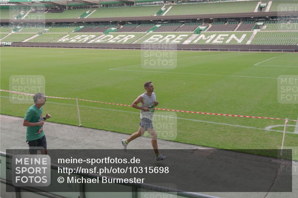 13.09.2026 - 21. swb-Marathon Bremen Michael Burmester http://msf.ph/oto/10315698 13.09.2026 12:50:25 Laufen im Stadion 335, 469, 524, 663, 670, 771, 779, 899, 1510, 1513, 1517, 1605, 1613, 1723, 1748, 1970, 1998, 2052, 2130, 2287, 2288, 2291, 2295, 2347, 2360, 2442, 2444, 2750, 2909, 3043, 3197, 3330, 3484, 3625, 3647, 3808, 3959, 3973, 4023, 4033, 4247, 4368, 4384, 4473, 4559, 4743, 4852, 4888, 4898, 4990, 5066, 5111, 5155, 5314, 5377, 5383, 5521, 5532, 5570, 5585, 5594, 5620, 5627, 5636, 5648, 5696, 6267, 6471, 6652, 6668, 6692, 6842, 6901, 6906, 7109, 7115, 7121, 8033 meine-sportfotos.de