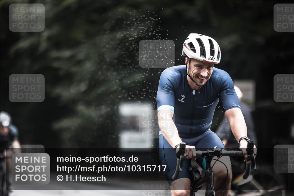 13.09.2026 - Stadtparktriathlon H.Heesch http://msf.ph/oto/10315717 13.09.2026 11:50:57 Radfahren 833, 836, 847, 923 meine-sportfotos.de