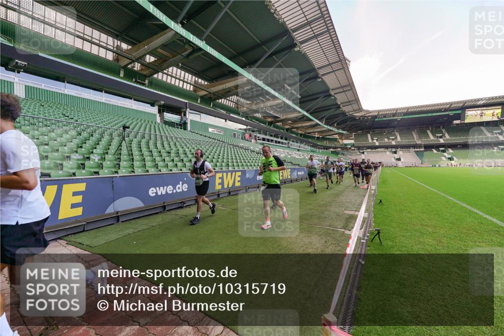 13.09.2026 - 21. swb-Marathon Bremen Michael Burmester http://msf.ph/oto/10315719 13.09.2026 13:12:11 Laufen im Stadion 118, 183, 265, 373, 514, 703, 843, 933, 984, 1113, 1226, 1286, 1334, 1435, 1849, 1851, 1936, 1952, 2005, 2248, 2264, 2281, 2299, 2330, 2336, 2353, 2375, 2377, 2398, 2426, 2443, 2478, 2505, 2531, 2589, 2659, 2669, 2673, 2684, 2765, 2784, 2804, 2815, 2822, 2836, 2850, 2860, 2895, 2907, 2963, 2966, 2975, 2976, 3026, 3027, 3079, 3082, 3143, 3155, 3159, 3174, 3207, 3293, 3308, 3328, 3349, 3352, 3409, 3434, 3442, 549, 800 meine-sportfotos.de