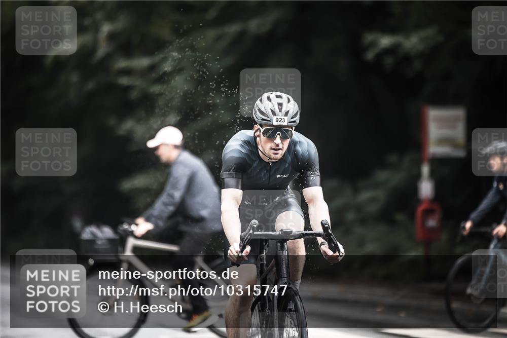 13.09.2026 - Stadtparktriathlon H.Heesch http://msf.ph/oto/10315747 13.09.2026 11:50:58 Radfahren 847, 896, 923 meine-sportfotos.de