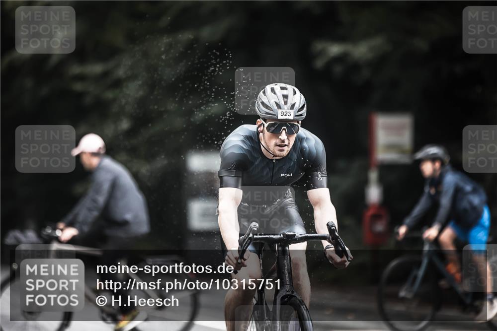 13.09.2026 - Stadtparktriathlon H.Heesch http://msf.ph/oto/10315751 13.09.2026 11:50:58 Radfahren 847, 896, 923 meine-sportfotos.de